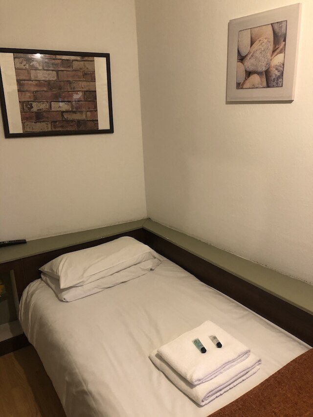 ザ サルフォード アームズ ホテル