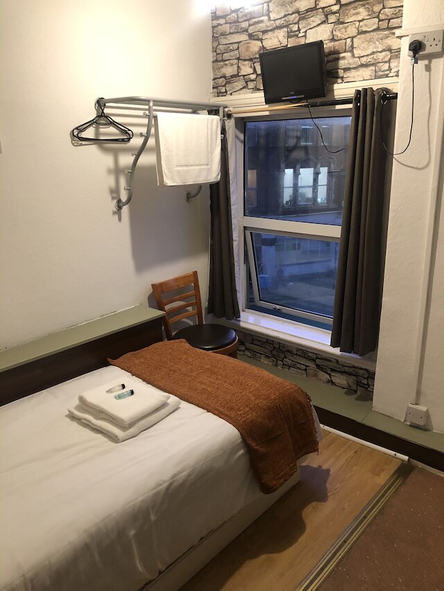 ザ サルフォード アームズ ホテル