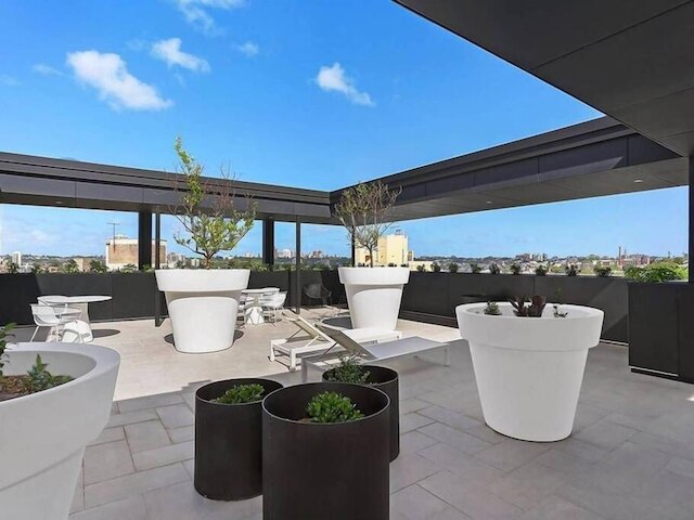 ブランニュー ラグジュアリー ウォータービュー 3 ベッドルーム駐車場付き