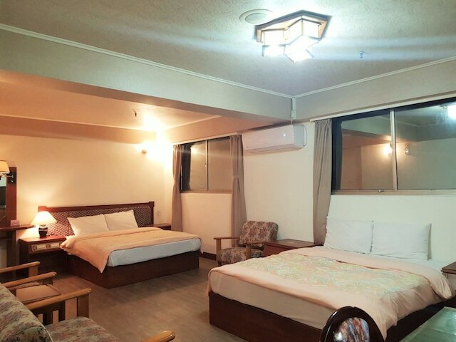 新竹ワールド トレード ビジネス ホール (新竹世貿經國商業大樓)