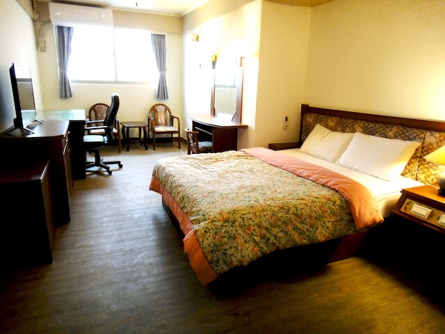 新竹ワールド トレード ビジネス ホール (新竹世貿經國商業大樓)