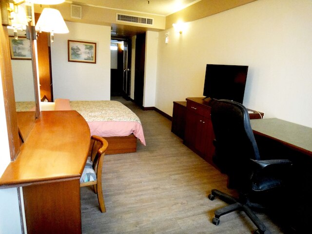 新竹ワールド トレード ビジネス ホール (新竹世貿經國商業大樓)