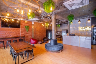 カエン ホステル