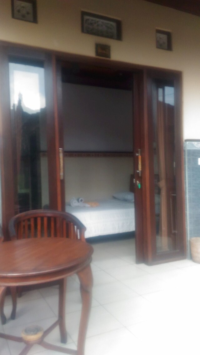 デウィ アンタラ ホームステイ