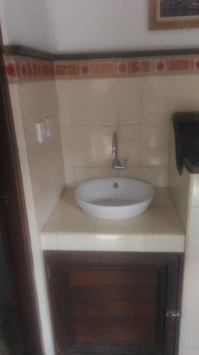 デウィ アンタラ ホームステイ