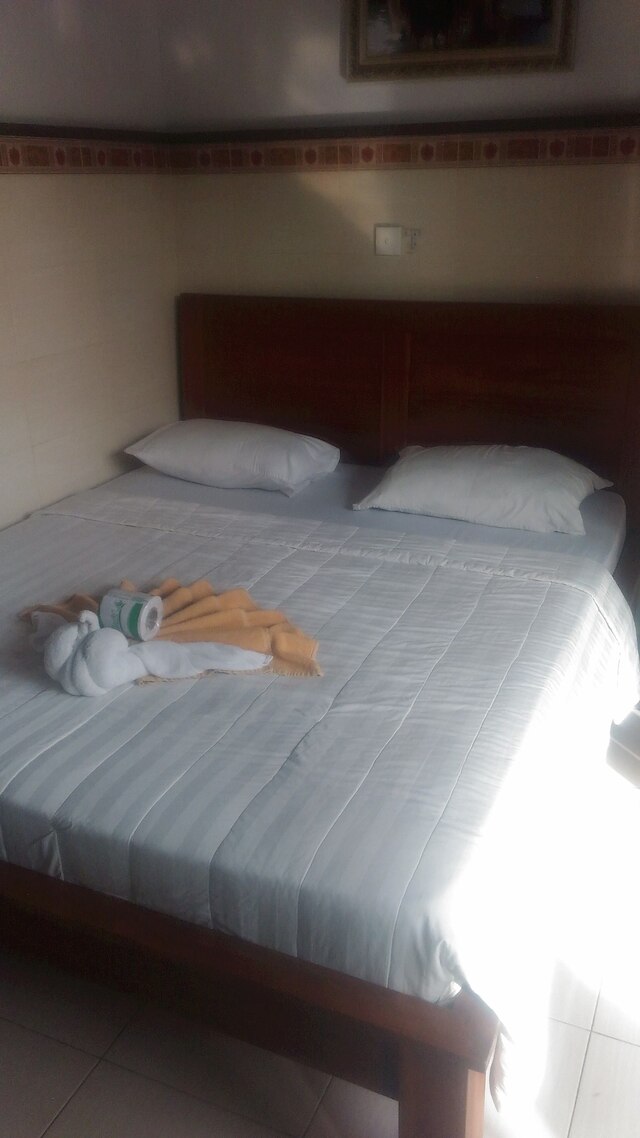 デウィ アンタラ ホームステイ