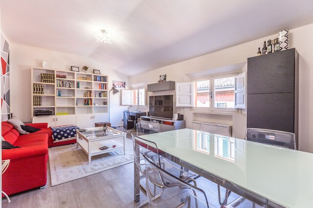 アパルタメント デ フサーリ