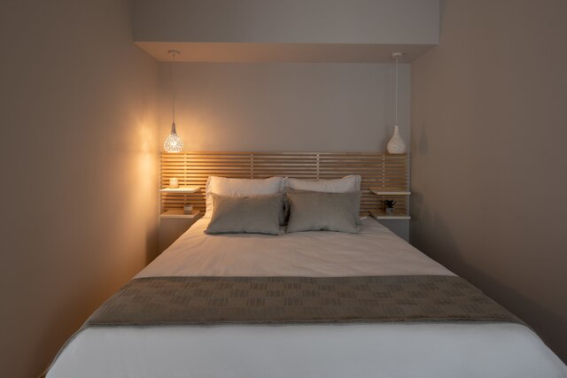 12 キーズ アテナ アパートメンツ