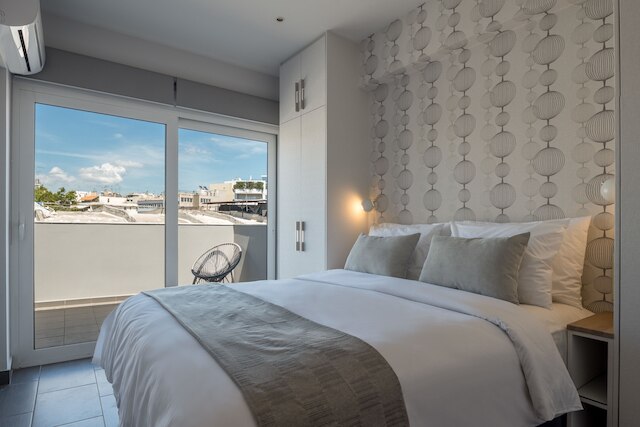 12 キーズ アテナ アパートメンツ