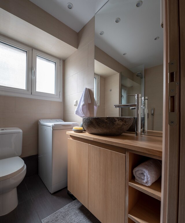 12 キーズ アテナ アパートメンツ