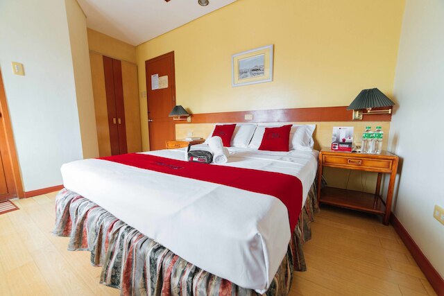 レッドドアーズ @ ザ マナー ダヴァオ