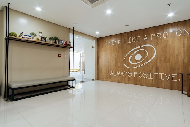 レッドドアーズ プレミアム @ ビスタ ハイツ レガルダ