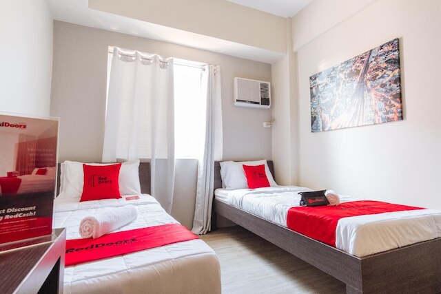 レッドドアーズ プレミアム @ ビスタ ハイツ レガルダ