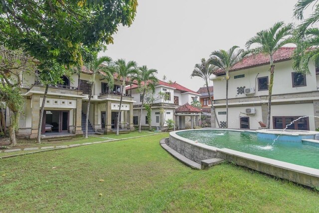 レッドドアーズ プラス セミニャック スクエア近く