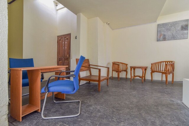 レッドドアーズ プラス セミニャック スクエア近く