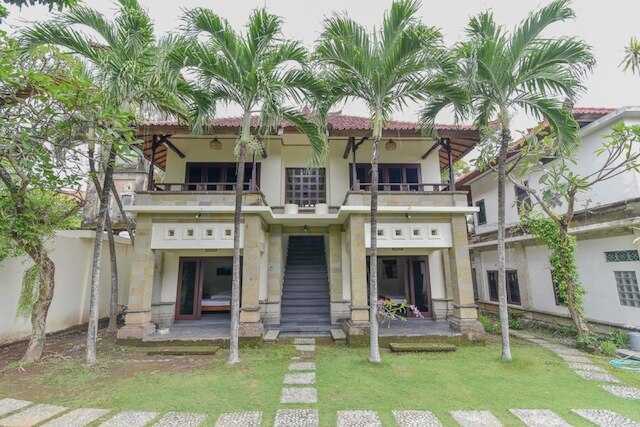 レッドドアーズ プラス セミニャック スクエア近く