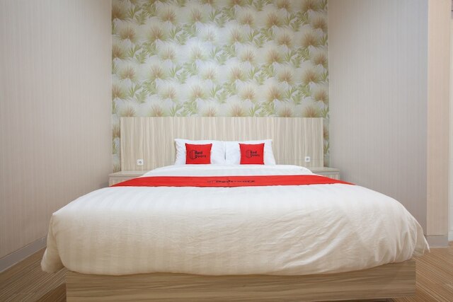 レッドドアーズ シャリア ニア ウニベルシタス ネジェリ マラング