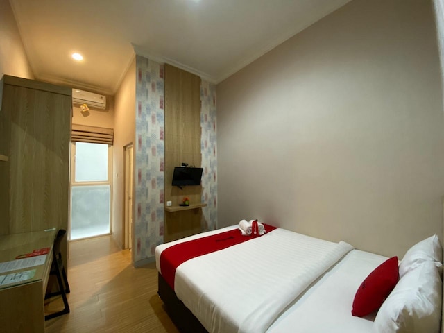 レッドドアーズ シャリア ニア ウニベルシタス ネジェリ マラング