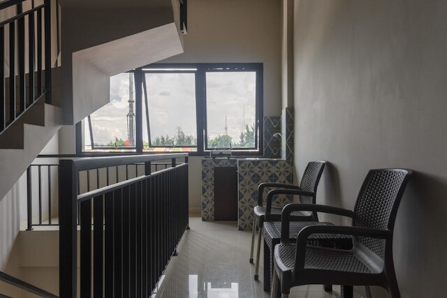 レッドドアーズ プリ インダー モール近く