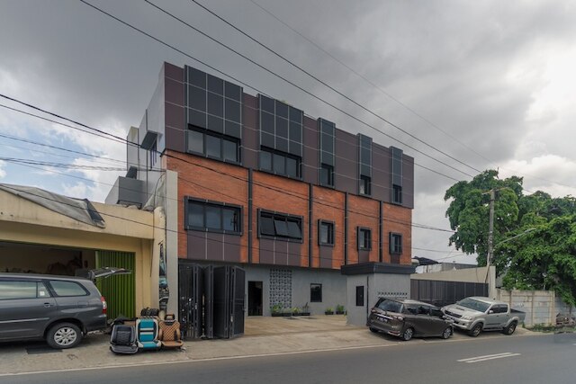 レッドドアーズ プリ インダー モール近く