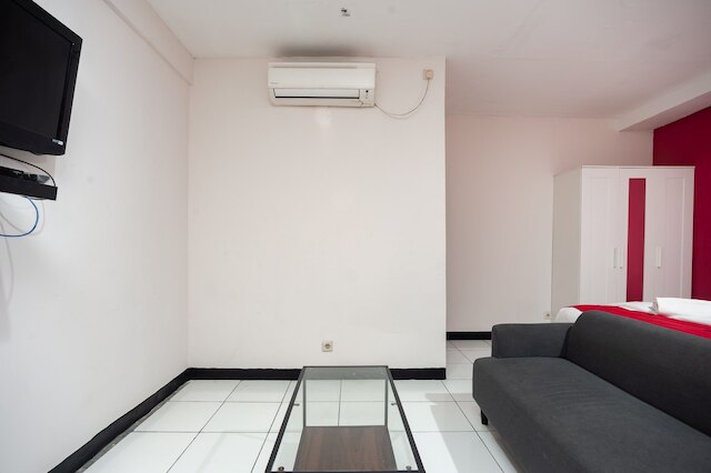 レッドドアーズ プラス モール ケルパ ゲイディング近く