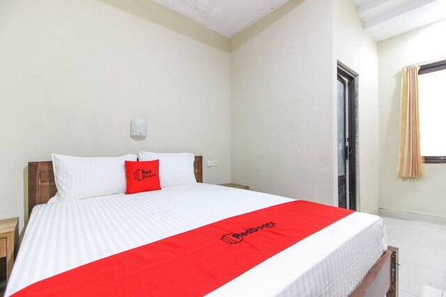 レッドドアーズ ジョッジャ ケンバリ モニュメント近く 3