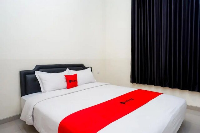 レッドドアーズ マリオボロモール近く 2