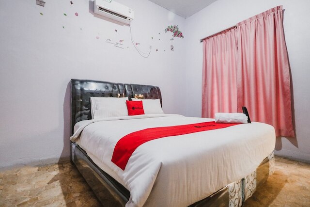 レッドドアーズ ミレニアム ICT センター メダン近く