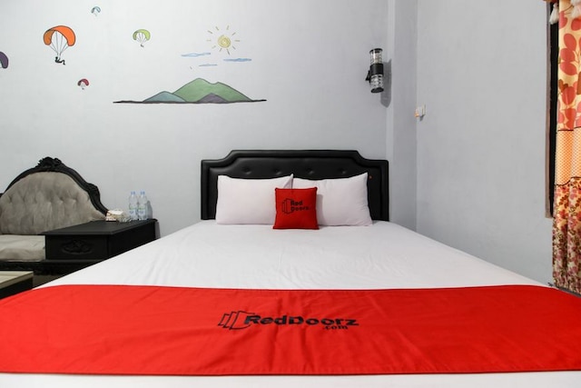 レッドドアーズ ニア グラハ サバ UGM