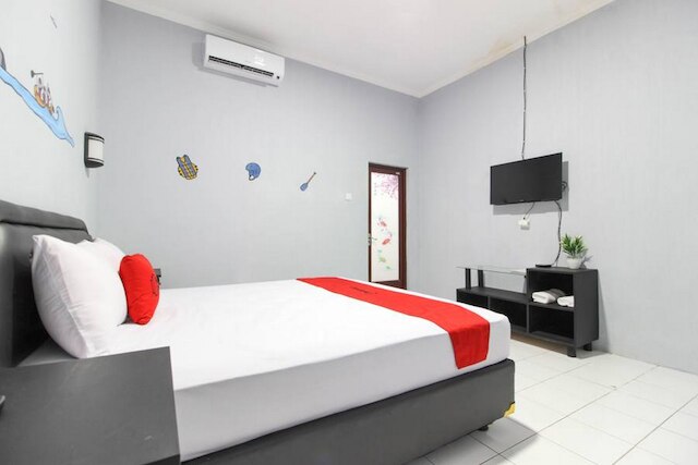 レッドドアーズ ニア グラハ サバ UGM