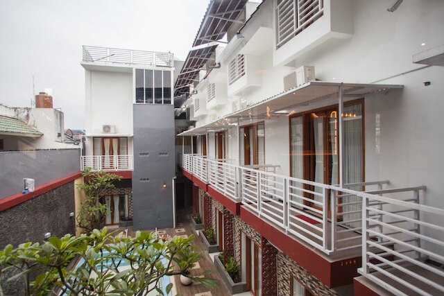 レッドドアーズ プレミアム @ ジャラン セングケー