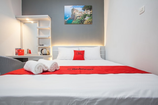 レッドドアーズ プラス ポリテクニック ネジェリ マラング近く