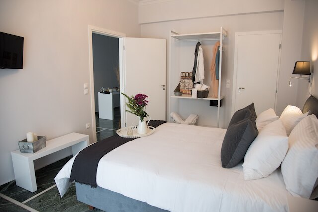 リビング ニア アクロポリス、シルヴィア スタイコウ