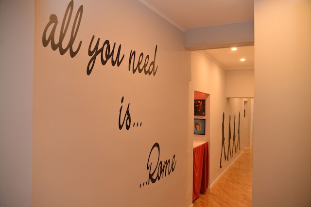 オール ユー ニード イズ ローマ ゲストハウス