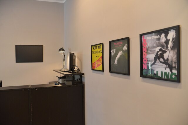 オール ユー ニード イズ ローマ ゲストハウス