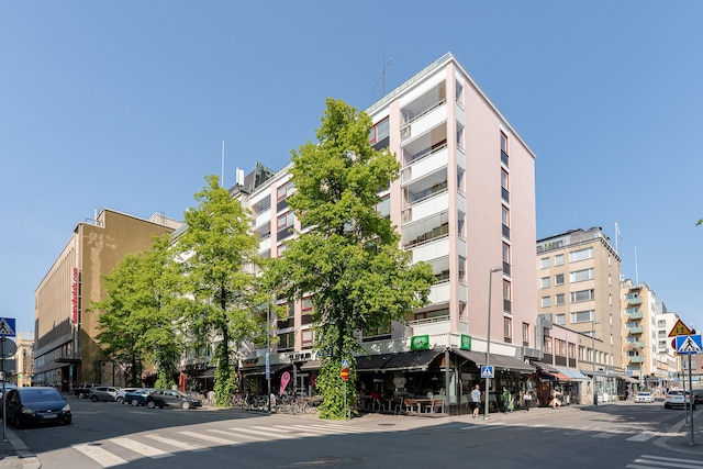 セカンドホームズ スペーシャス センター アパートイソ ベルカ