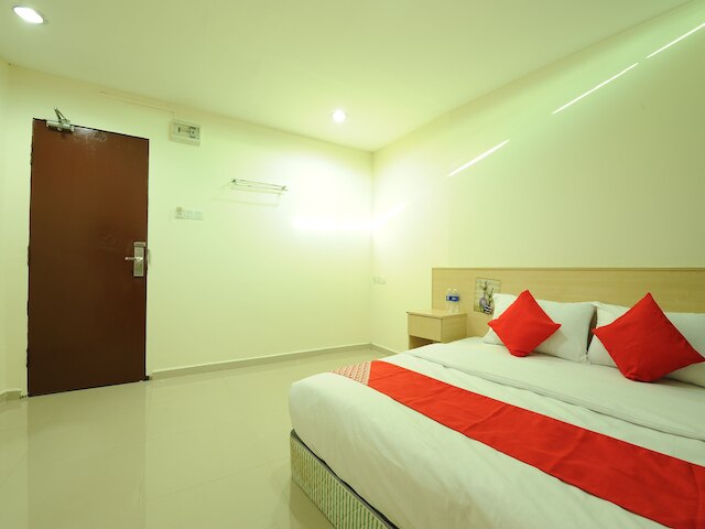 OYO 1055 バトゥ ケイブス スター ホテル