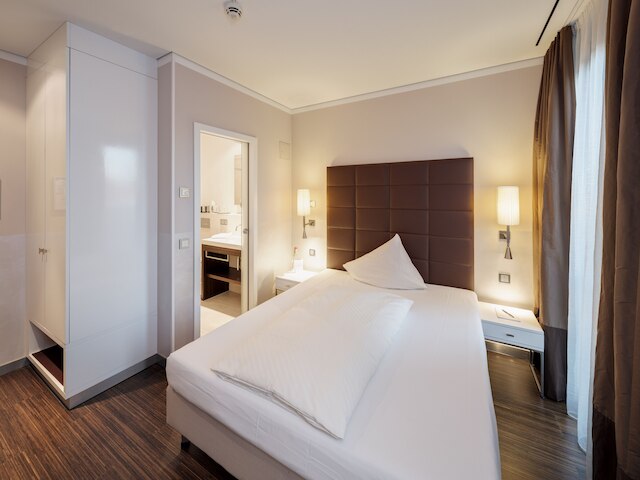 ホテル エバーハーツ アム ワッサー