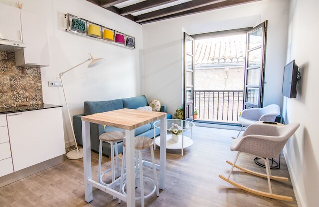 トゥゲスト アルハンブラ アパートメンツ