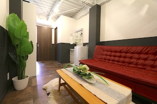 Elizabeth Garden Kuromon