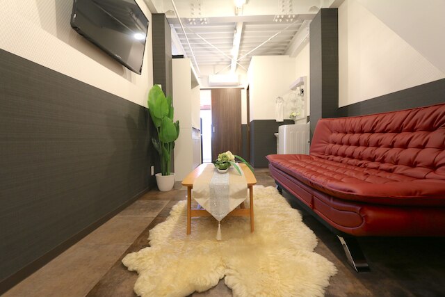 Elizabeth Garden Kuromon