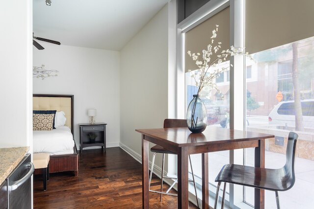 カーサ・レディーアユスティン湖