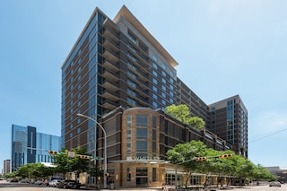 カーサ・レディーアユスティン湖