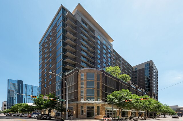 カーサ・レディーアユスティン湖