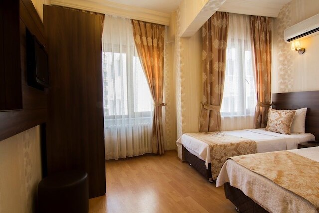 ホテル アルピン ラレリ