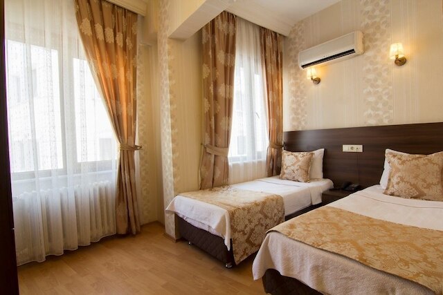 ホテル アルピン ラレリ