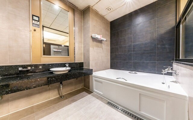 ナワン リッツ ホテル