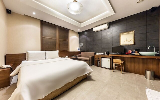 ナワン リッツ ホテル