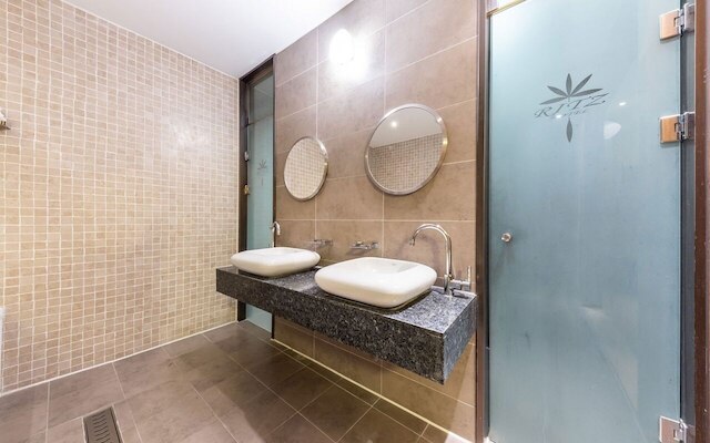 ナワン リッツ ホテル