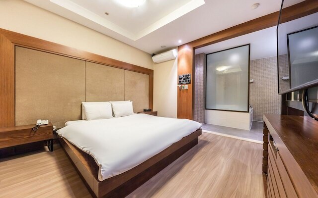 ナワン リッツ ホテル